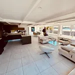 شقة Magnifique Climatise Vue Ref La *